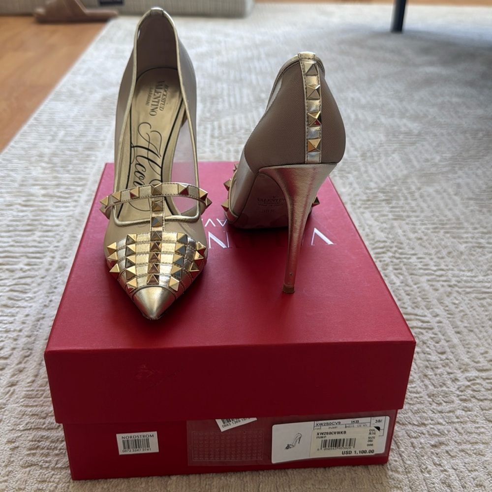 Valentino Garavani Rockstud Alcove Pump